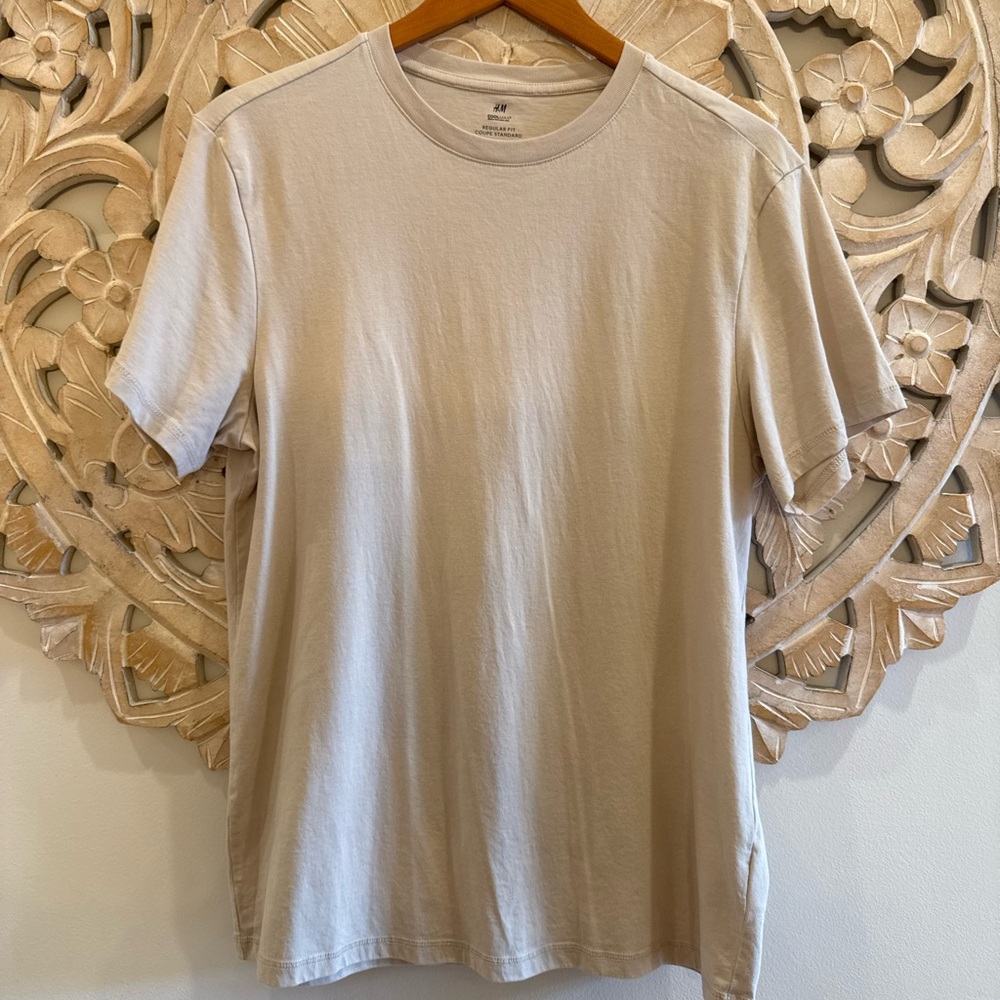 H&M Mens light gray short sleeve tee shirt